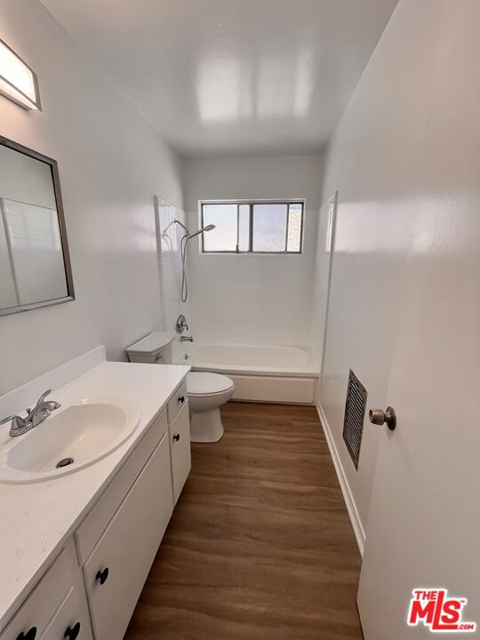 4447 Ocean View Boulevard Property Photo 17