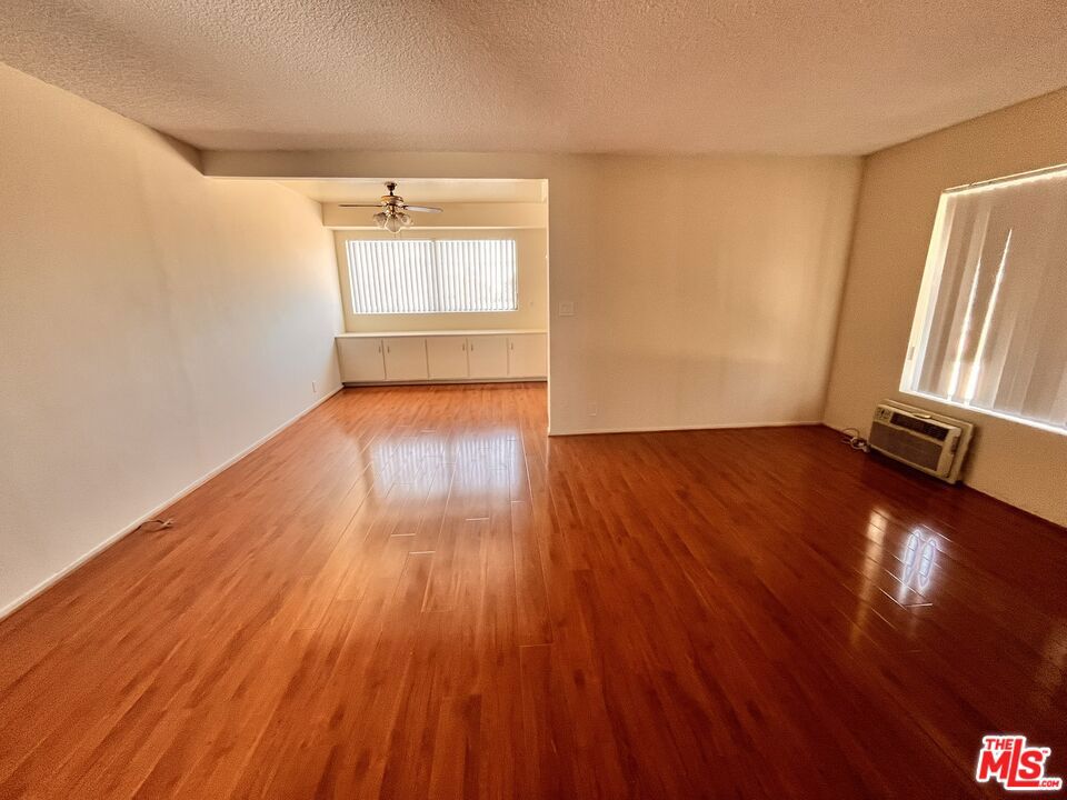 4447 Ocean View Boulevard Property Photo 22