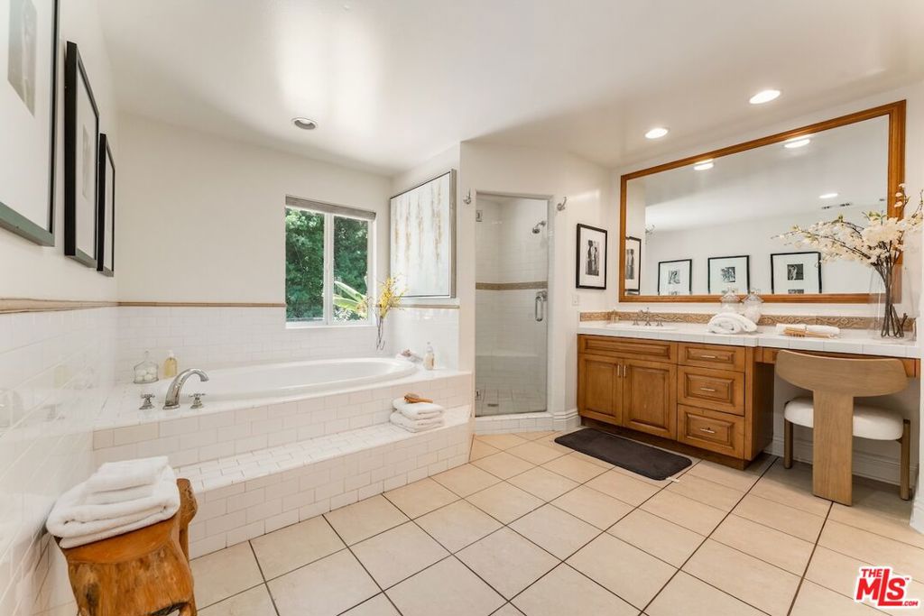4725 Vanalden Avenue Property Photo 21