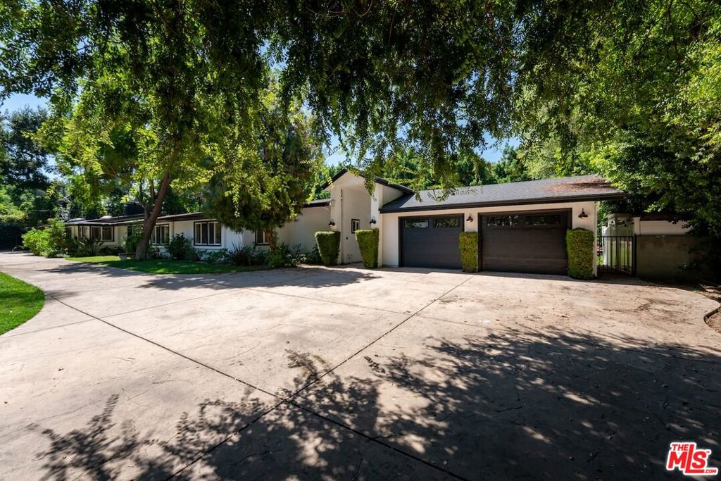 4725 Vanalden Avenue Property Photo 43