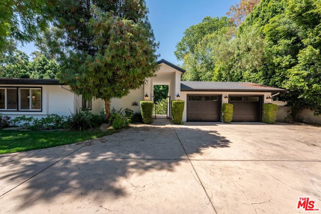 4725 Vanalden Avenue Property Photo 44