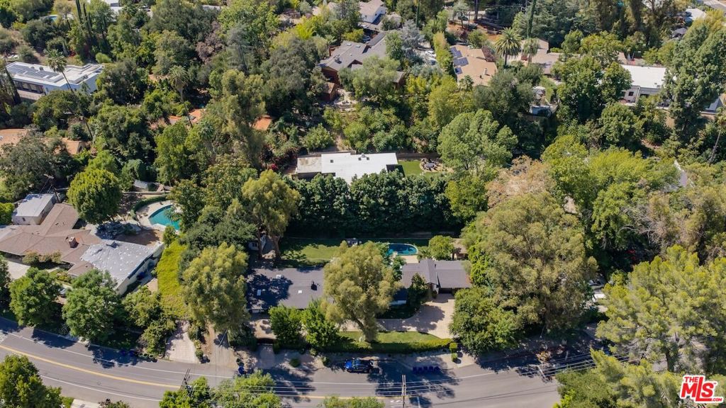 4725 Vanalden Avenue Property Photo 45