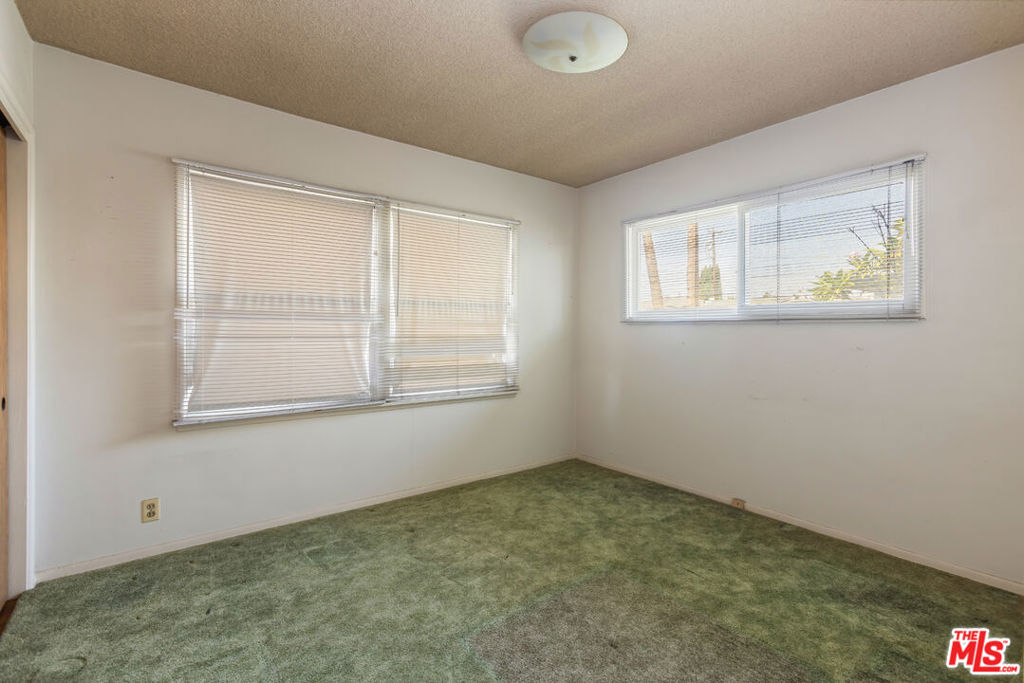 2120 E Napa Place Property Photo 9