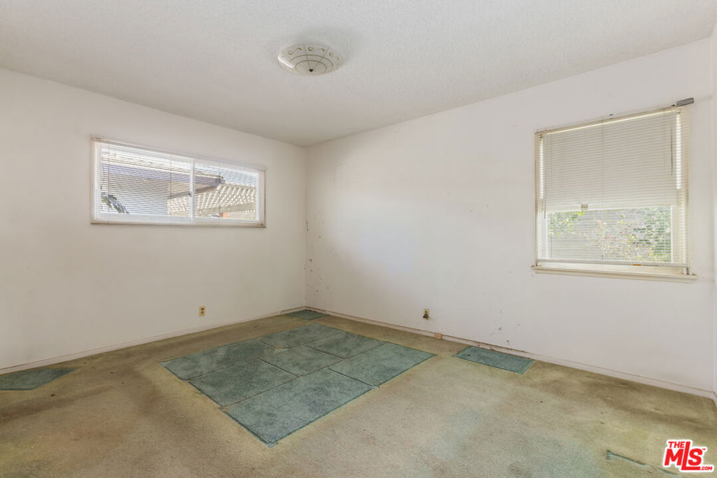 2120 E Napa Place Property Photo 12