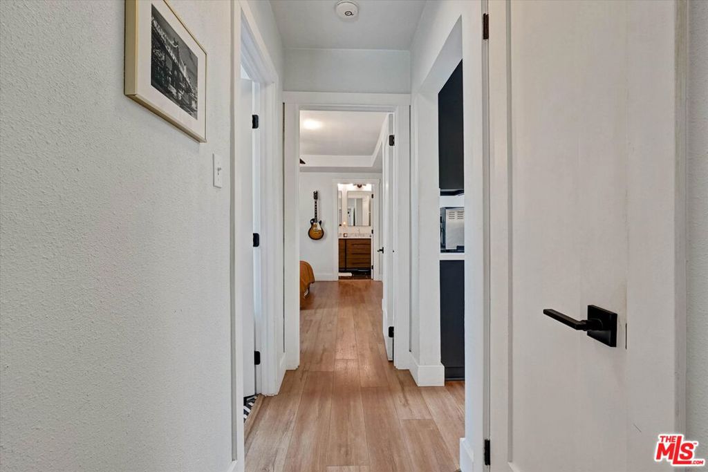 2901 S Redondo Boulevard Property Photo 26