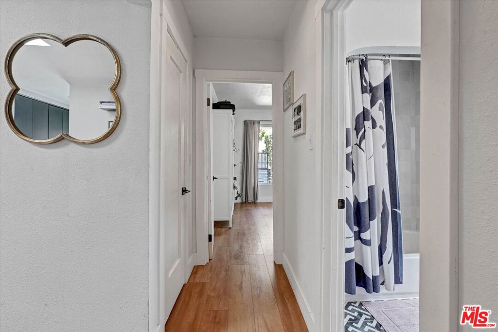 2901 S Redondo Boulevard Property Photo 27