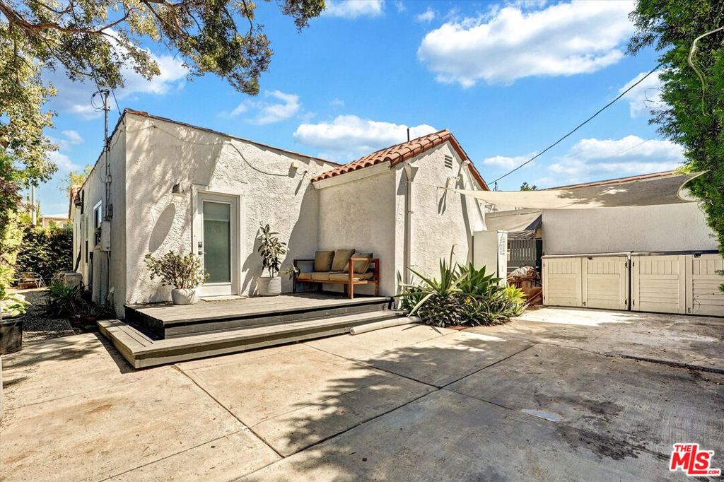 2901 S Redondo Boulevard Property Photo 30