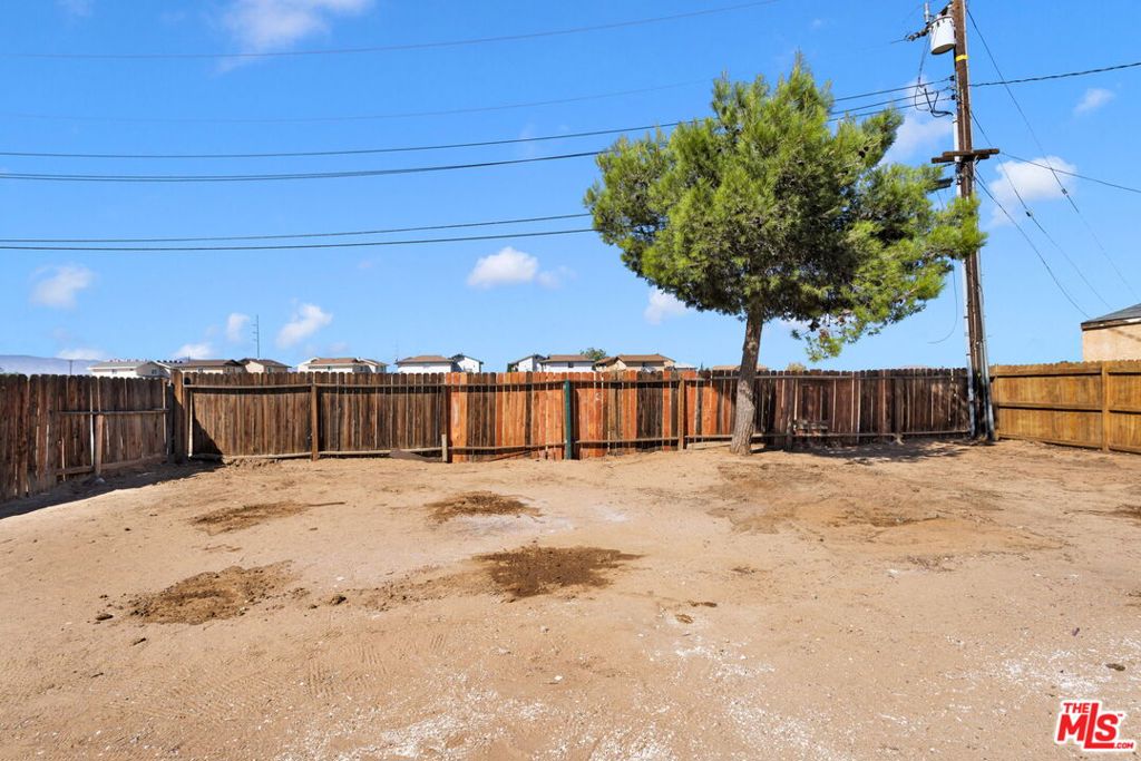 18166 Lilac Road Property Photo 33