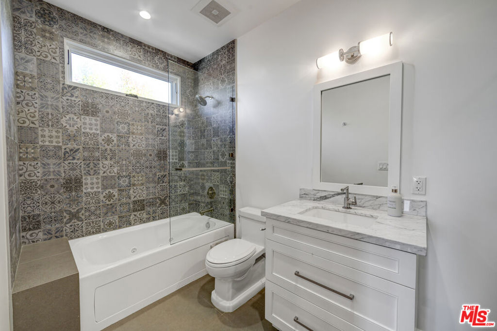 356 S Clark Drive Property Photo 18