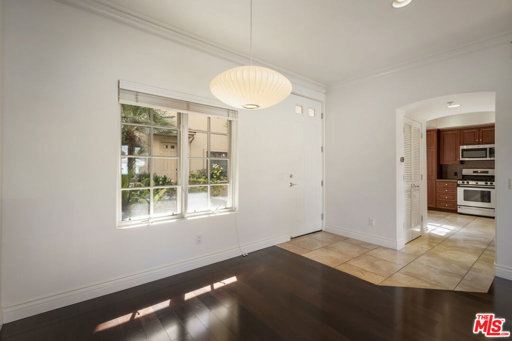 851 N San Vicente Boulevard 102 Property Photo 9