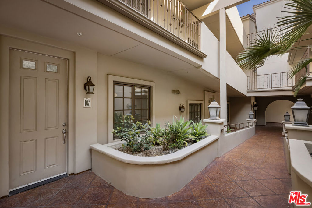 851 N San Vicente Boulevard 102 Property Photo 23