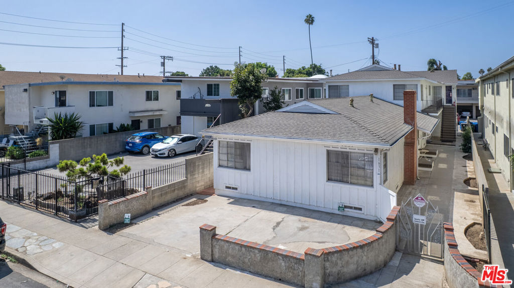 1631 Granville Avenue Property Photo 1
