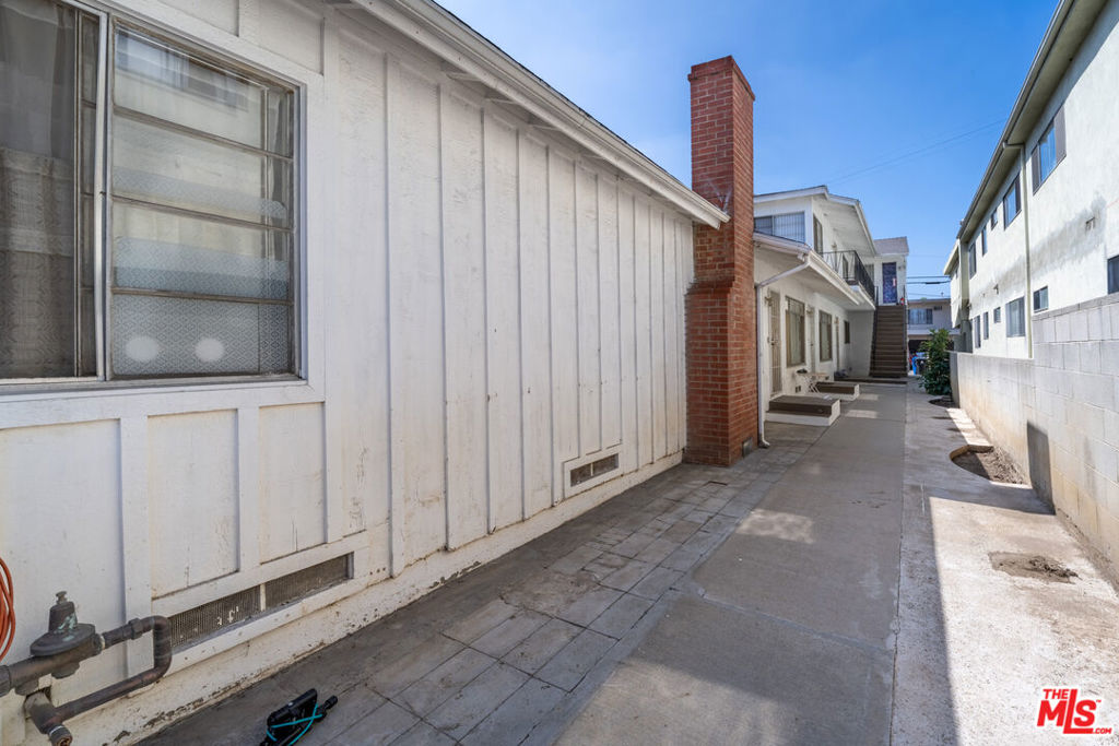 1631 Granville Avenue Property Photo 4