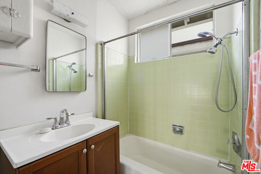 1631 Granville Avenue Property Photo 21
