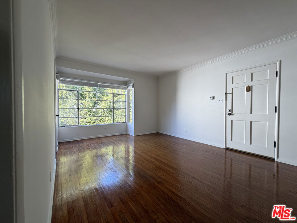 852 1/2 S Plymouth Boulevard Property Photo 14