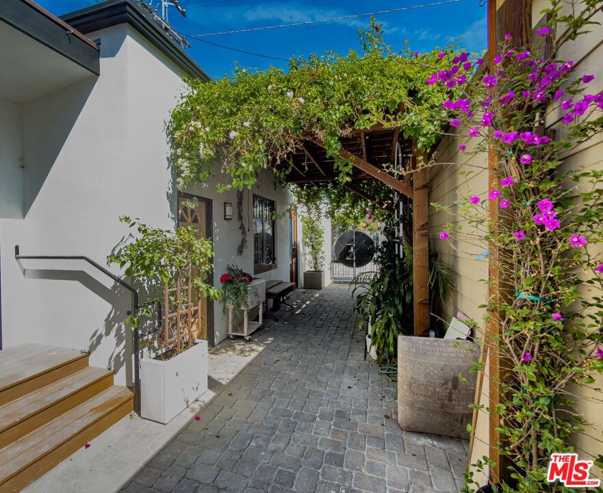 1415 Abbot Kinney Boulevard Property Photo 8