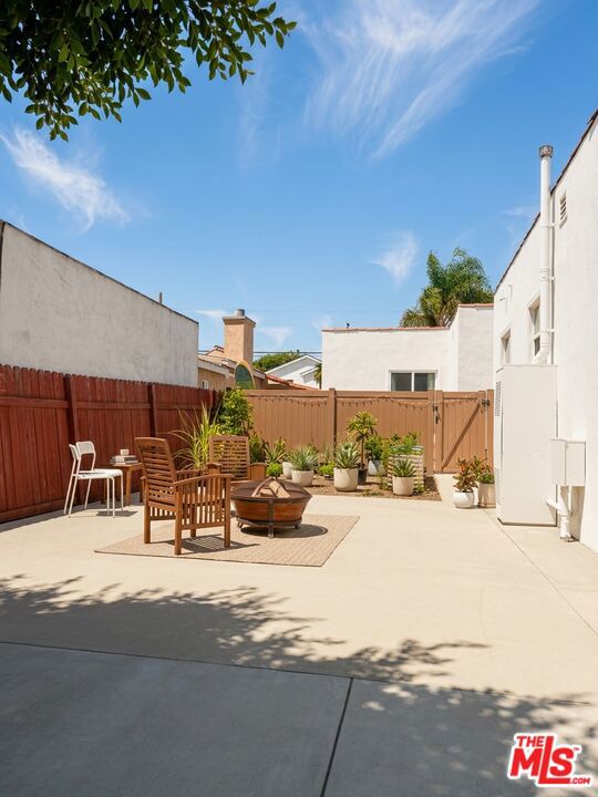 1140 Nowita Place Property Photo 2