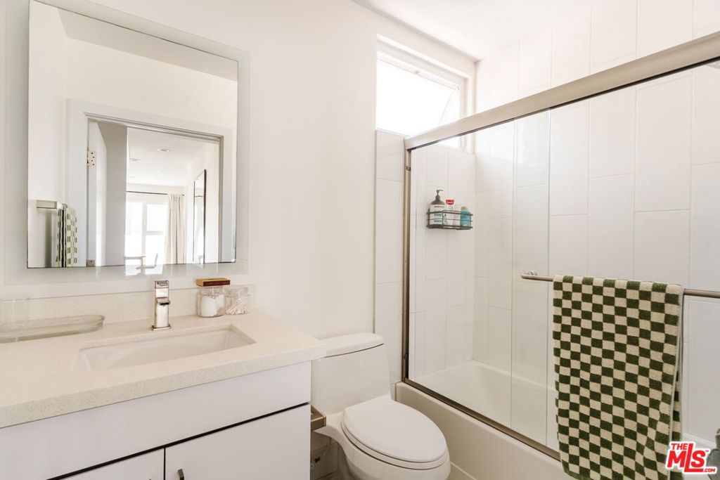 1514 S Bedford Street Property Photo 11