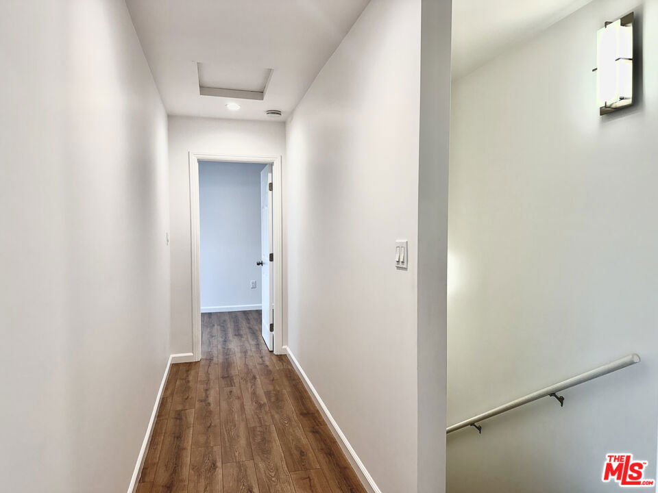 384 Hargrave Street 1/2 Property Photo 21