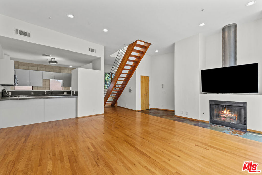 343 Rennie Avenue 7 Property Photo 3