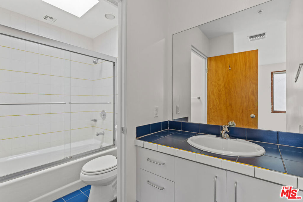 343 Rennie Avenue 7 Property Photo 9