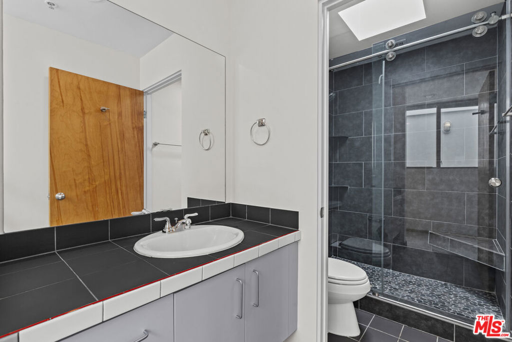 343 Rennie Avenue 7 Property Photo 12