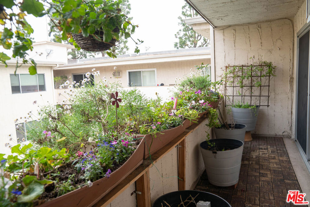 1831 Prosser Avenue 304 Property Photo 14