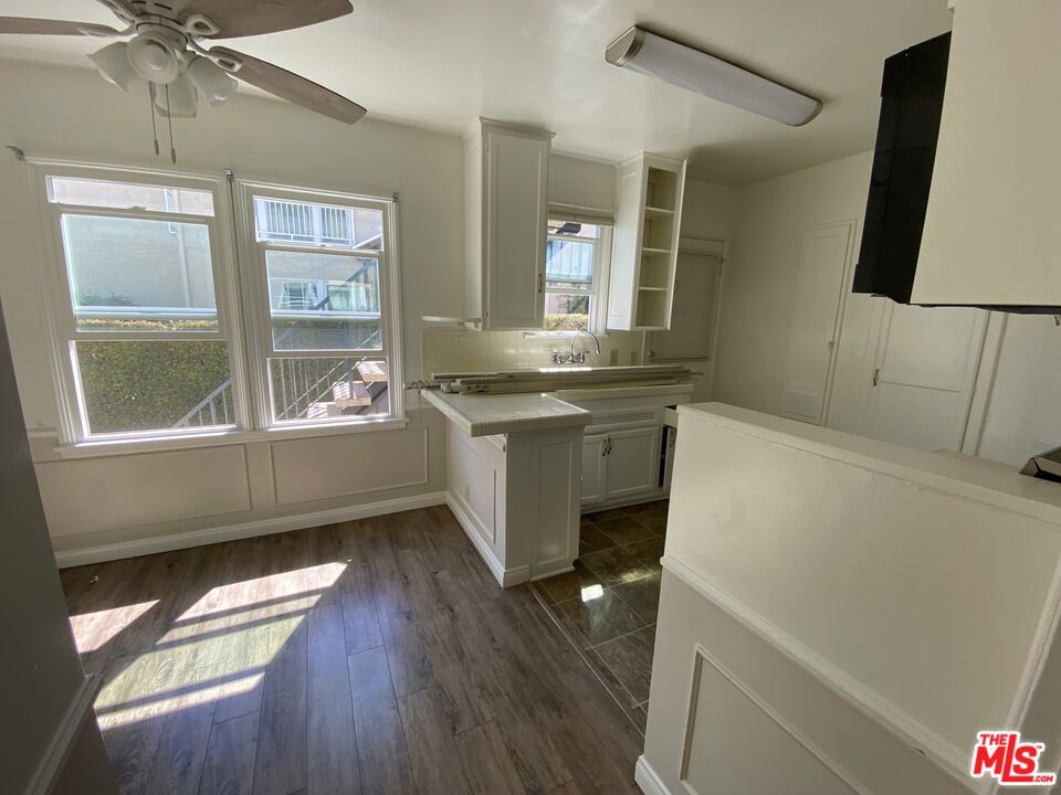 140 N Maple Street Property Photo 4