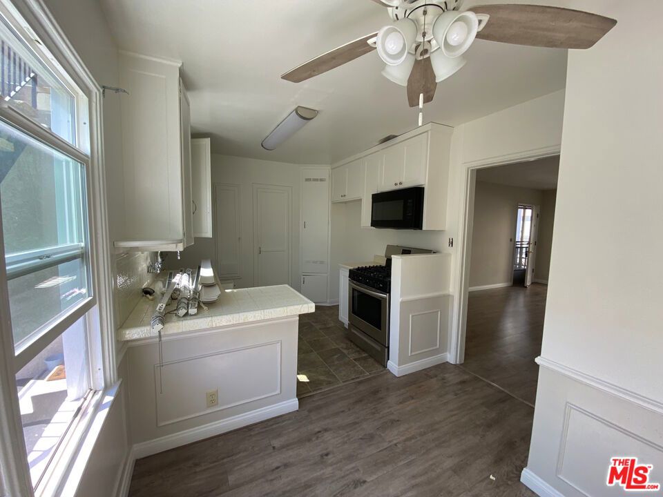 140 N Maple Street Property Photo 5