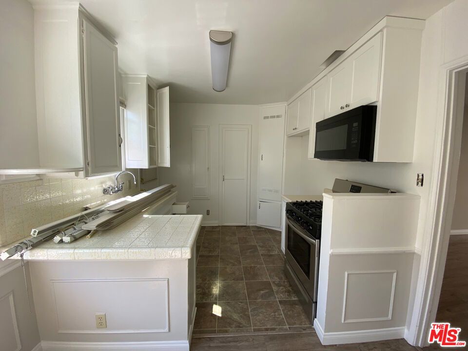 140 N Maple Street Property Photo 6
