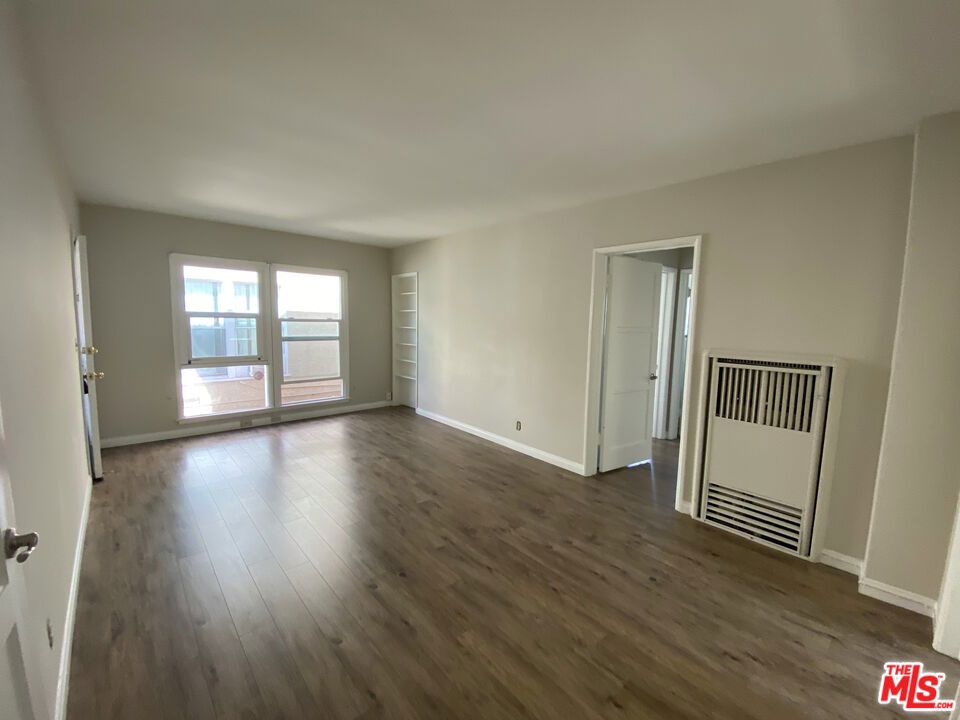 140 N Maple Street Property Photo 8