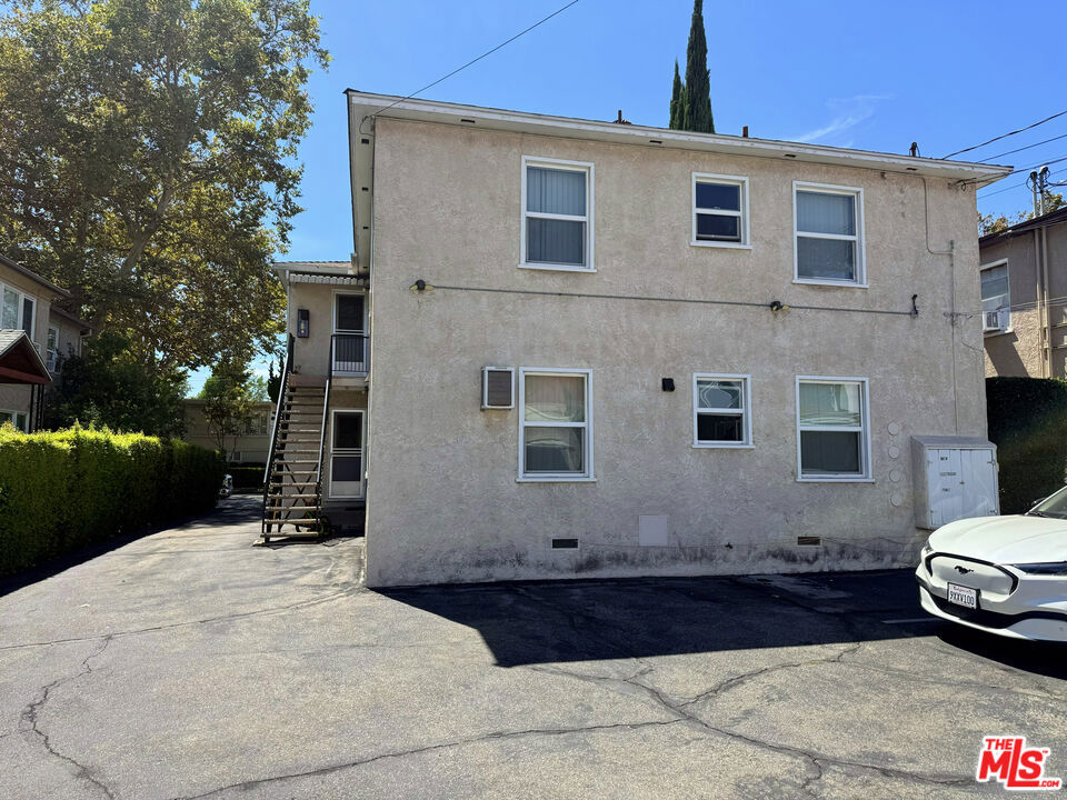 140 N Maple Street Property Photo 12