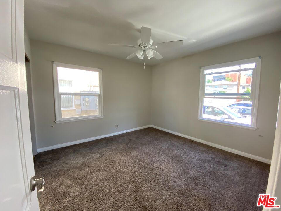 140 N Maple Street Property Photo 18