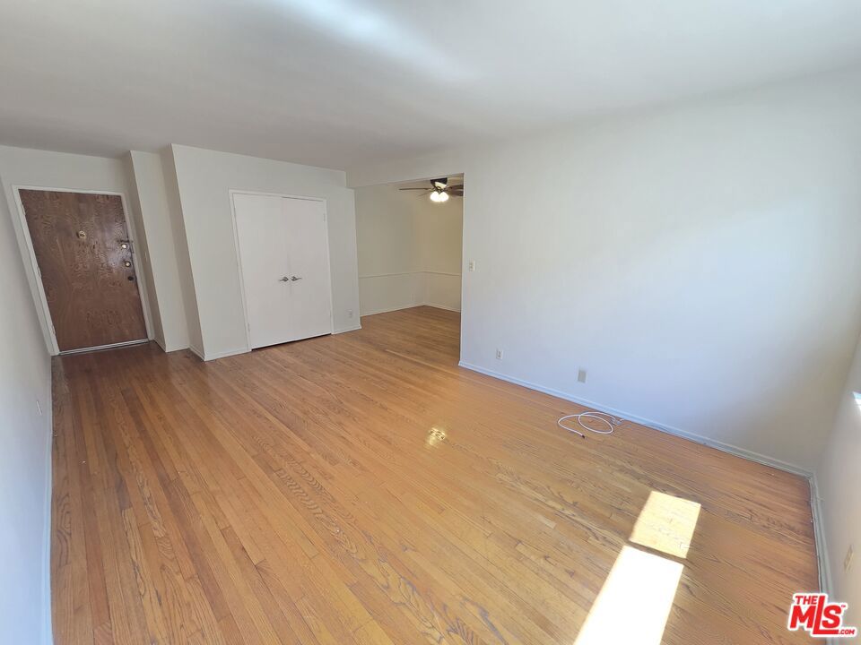 1532 N Harvard Boulevard 8 Property Photo 3