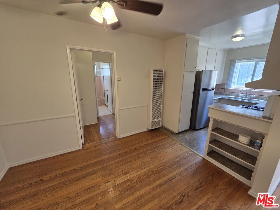 1532 N Harvard Boulevard 8 Property Photo 4