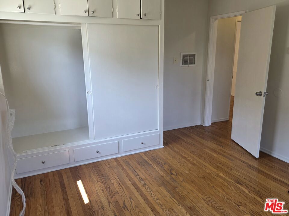 1532 N Harvard Boulevard 8 Property Photo 10