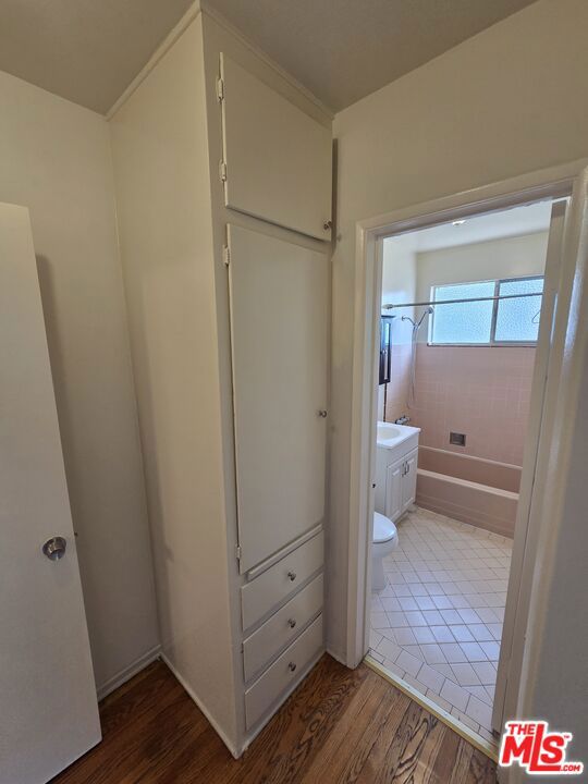 1532 N Harvard Boulevard 8 Property Photo 12