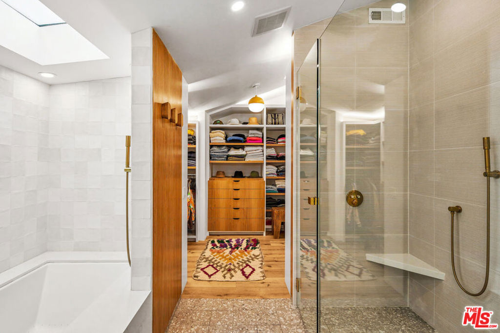 6259 Frondosa Drive Property Photo 16