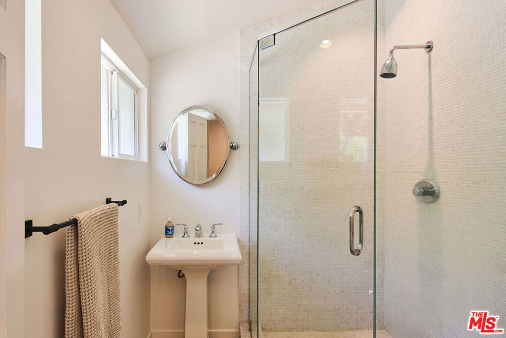 6259 Frondosa Drive Property Photo 27