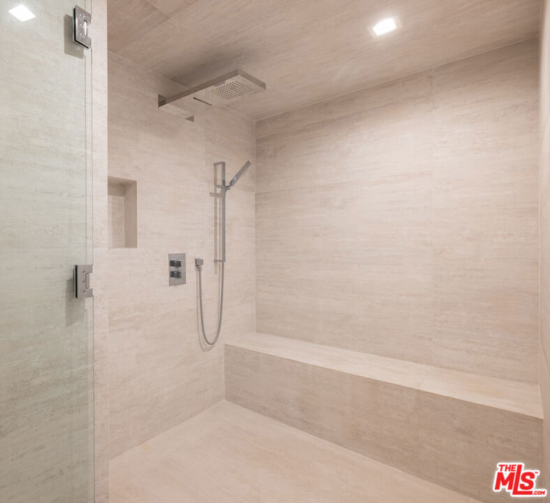 300 N Swall Drive 105 Property Photo 24