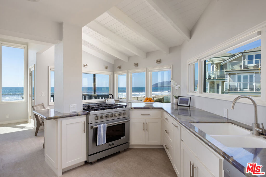1448 Nathan Lane Property Photo 7