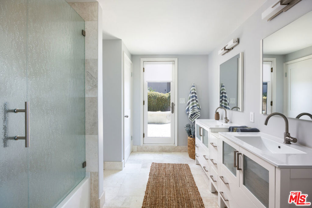 1448 Nathan Lane Property Photo 24