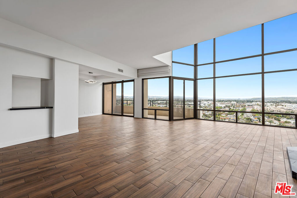 4337 Marina City Drive Ph42 Property Photo 4
