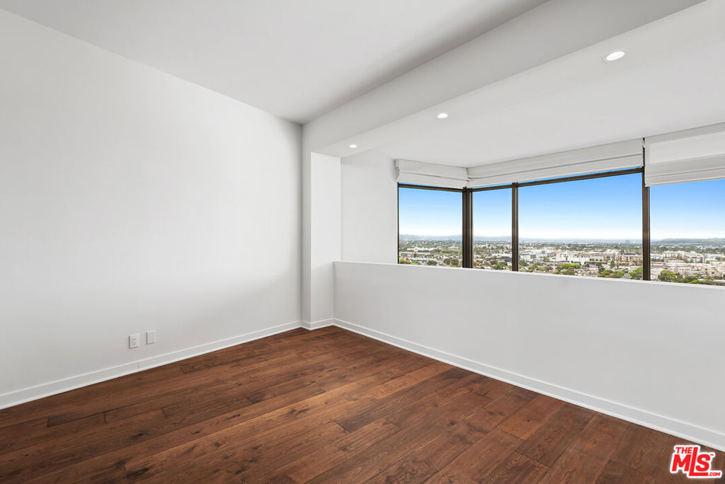 4337 Marina City Drive Ph42 Property Photo 19