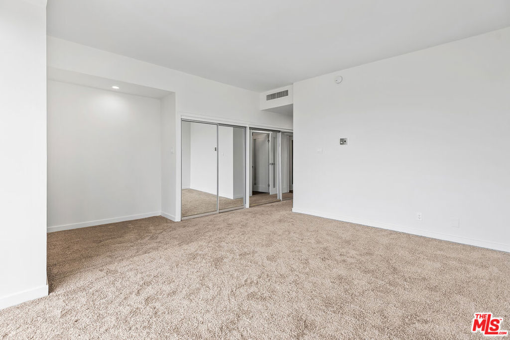 4337 Marina City Drive Ph42 Property Photo 28