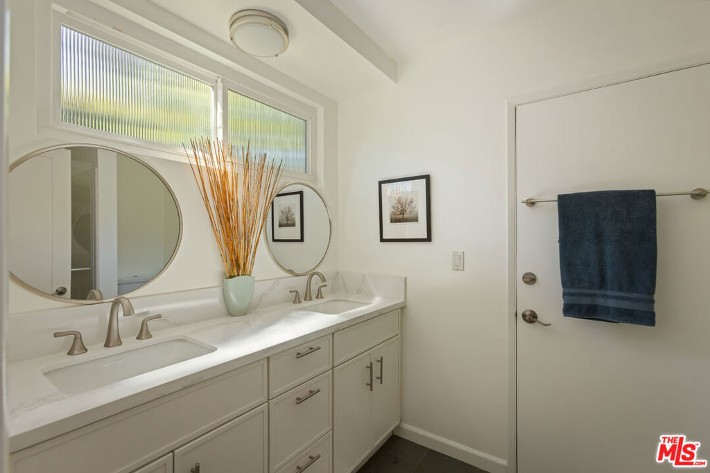 16750 Valerio Street Property Photo 21