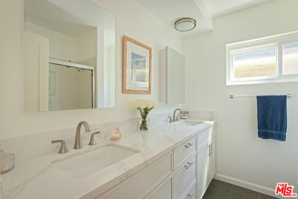 16750 Valerio Street Property Photo 26