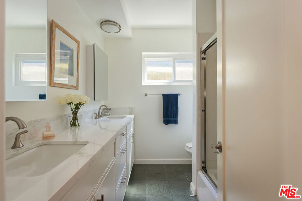 16750 Valerio Street Property Photo 27