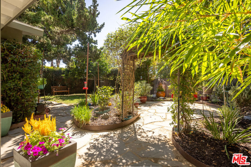16750 Valerio Street Property Photo 31