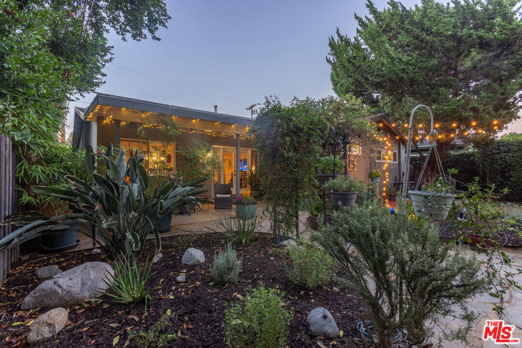 16750 Valerio Street Property Photo 40